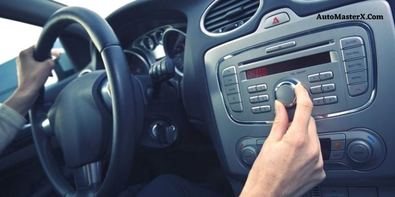 How to Keep Radio on When Car is Off Ford