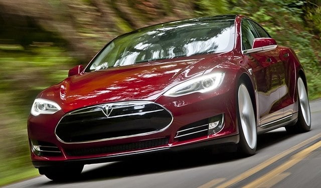 Tesla Model S 28898945604