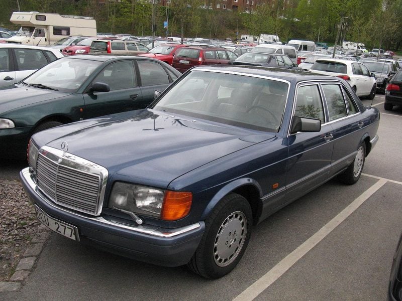 Mercedes Benz 560SEL Late 1980s e1757167342222