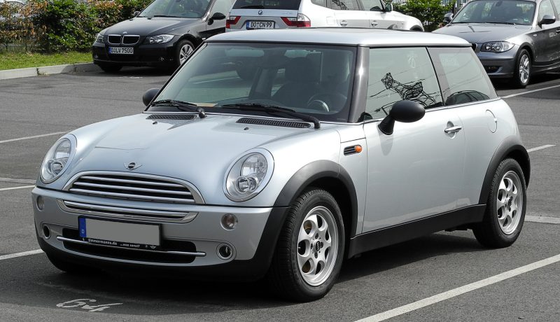Mini One R50 – Frontansicht 12. Juni 2011 Dusseldorf e1757163551404
