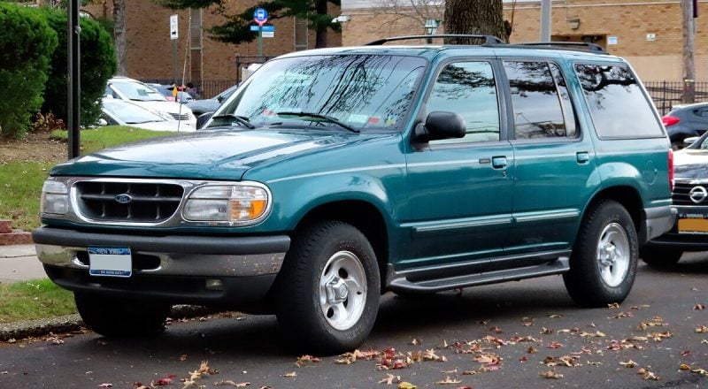 1998 Ford Explorer XLT 4.0L front 11.22.19 e1760180948629